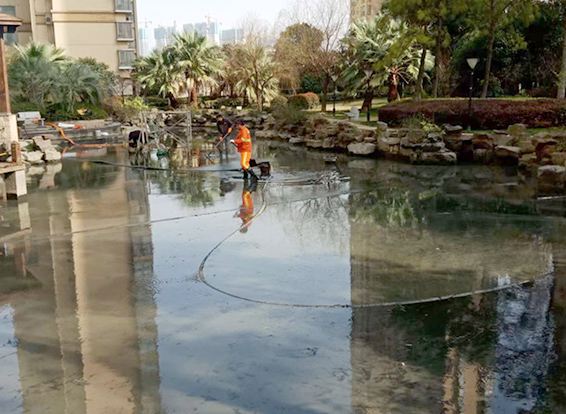 黎安镇景观池淤泥清理